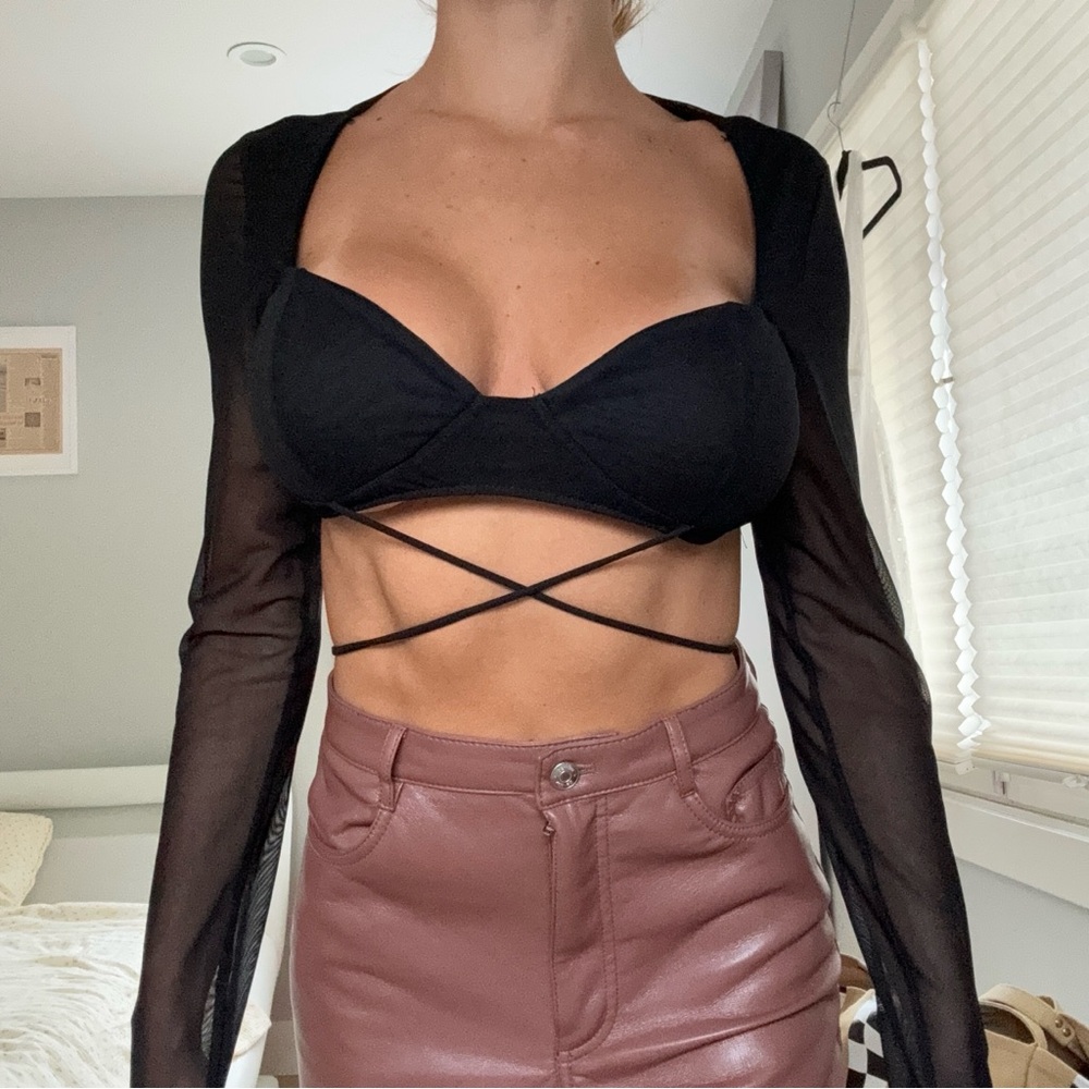 ZARA BLACK CROPPED MESH LONG SLEEVE TOP WITH STRINGS IN WOMENS SIZE M